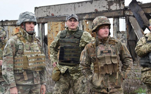 Американские военные побывали на позициях у Авдеевки (ФОТО)