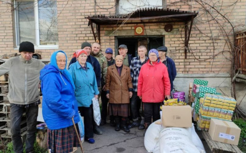 Мешканцям Опитного привезли продукти до Великоднього столу
