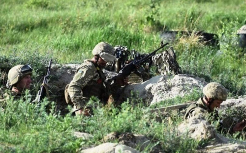 На Донбассе за сутки 21 обстрел, боевики несут потери