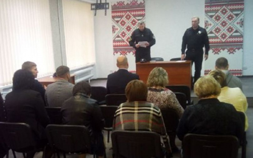 Полицейские Авдеевки обсудили с жителями Ясиноватского района животрепещущие вопросы