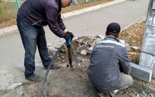 В Авдеевке коммунальщики делают город удобным для маломобильных горожан 