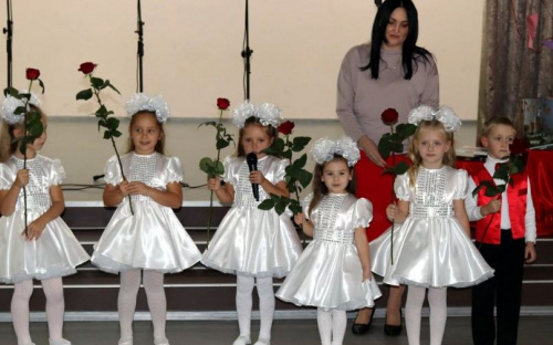 В Авдіївці працівників освіти привітали із професійним святом
