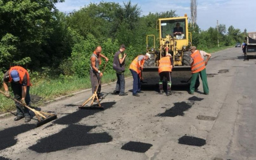 В Авдеевке идет работа на всех фронтах: фоторепортаж