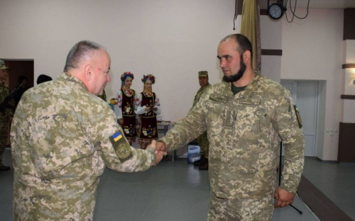 В Авдеевке чествовали защитников: фоторепортаж