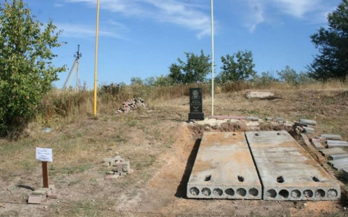 В Авдеевке ищут помощников для благоустройства мемориала на «промке»