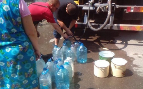Стало известно, когда жителям Авдеевки включат и куда подвезут воду