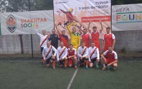 В Авдеевке команда директоров АКХЗ обыграла легендарных игроков донецкого 