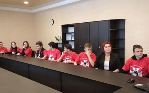 Школьники Авдеевки присоединились к патриотическому форуму Киевщины 