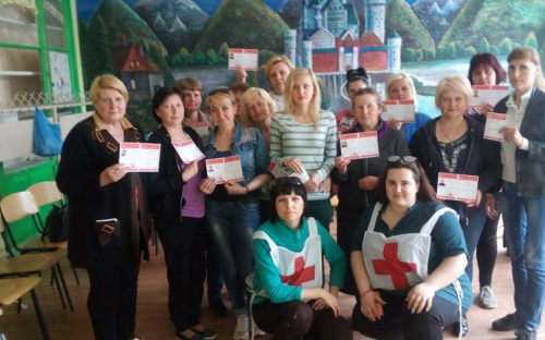 Авдеевских соцработников учили оказывать первую медицинскую помощь (ФОТО)