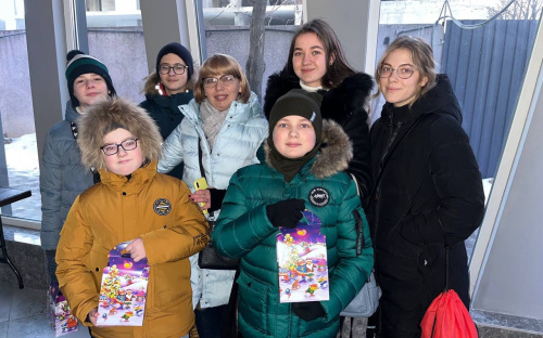 Діти з Авдіївки, які покинули рідні домівки, святкують Новий рік у гостинних містах України