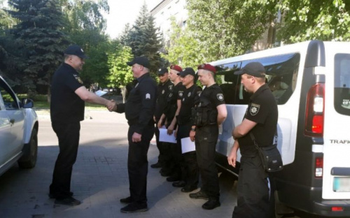 Полицейские из Киевской области возвращаются домой после трех месяцев службы в прифронтовой Авдеевке