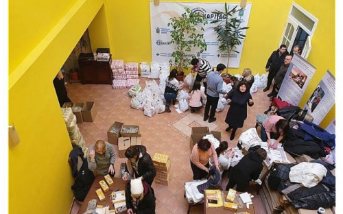 Мережа Карітасу допомагає людям, які постраждали від російської агресії: де переселенцям отримати допомогу