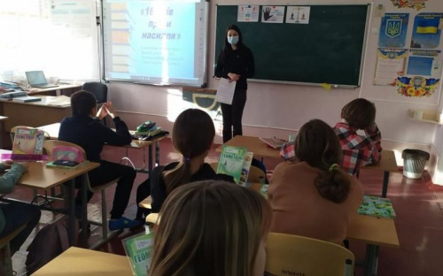 В Авдіївці долучилися до Всеукраїнської акції «16 днів проти насильства»: які заходи проводяться