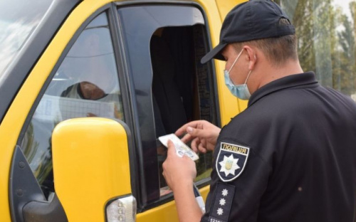 У Покровському районі поліцейські провели профілактичне відпрацювання «Безпечні автомобільні дороги»