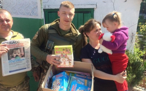 Офицеры Cimic Avdeevka доставили подарки детям, местным жителям и военнослужащим (ФОТО)