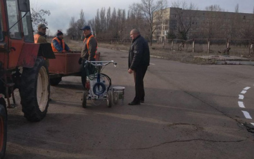 В Авдеевке преображают муниципальные дороги (ФОТО)