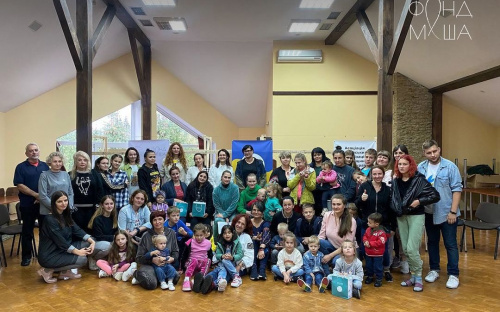«Незламна мама»: жінки та діти з Авдіївки й Маріуполя пройшли психологічну реабілітацію в Карпатах