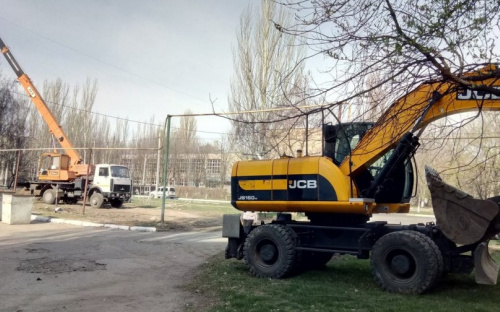 Авдеевские коммунальщики завершили ремонт аварийного участка теплотрассы (ФОТОФАКТ)