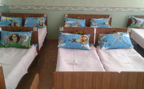 Авдеевские малыши будут спать на новеньких подушках и простынях (ФОТО)