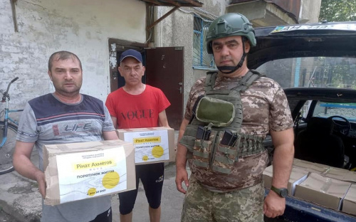 В Авдіївці мешканці отримують гумдопомогу від проєкту «Рятуємо життя» та волонтерських організацій (ФОТОФАКТ)