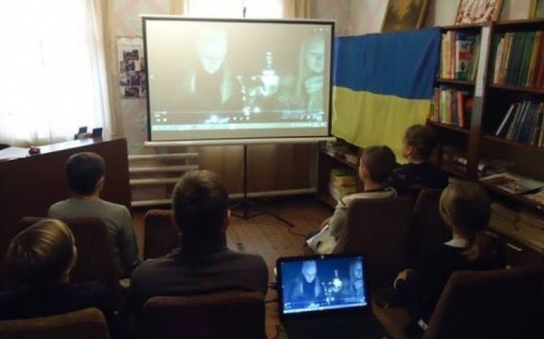 Авдеевским школьникам рассказали о погибших героях Майдана (ФОТО)