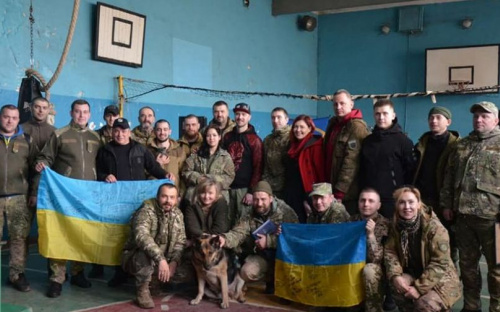 Полк «Киев» в Авдеевке поддержали песнями (ФОТО)
