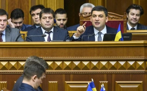 Пенсионные угрозы «Укрпочты»: глава Кабмина «категорически взволнован»