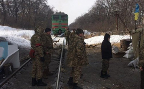 Блокировщикам  полиция Донетчины не указ
