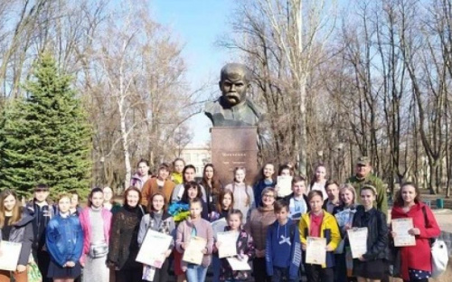 В Авдеевке отметили День рождения Кобзаря