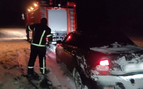 Рятувальники Донеччини двічі надавали допомогу водіям