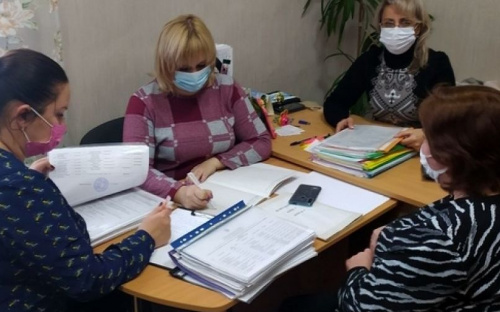 Служба по делам детей проверила уровень воспитательной работы в одной из школ Авдеевки