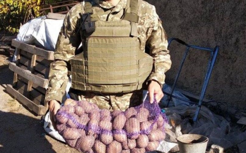 Пищу для тела и ума развезли авдеевские «симики»