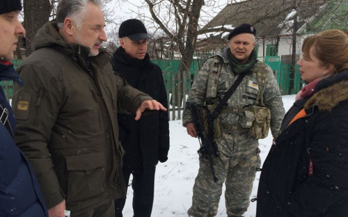 Депутат польского Сейма  Малгожата Госевская побывала на руинах авдеевских многоэтажек (ФОТО)