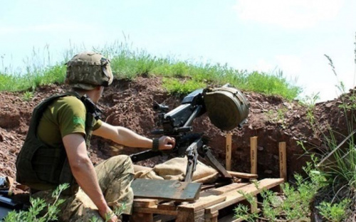 Обострение на Донбассе: боевики 17 раз обстреляли украинские позициии
