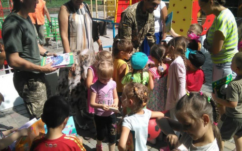 «Симики» порадовали детей в Авдеевке и взрослых в Опытном (ФОТО)