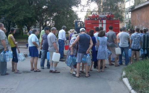 В Авдеевке сегодня развозили воду, спасительный ремонт продолжается