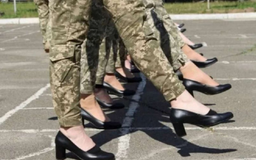 В Украине пересматрят правила постановки женщин на воинский учет