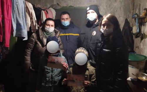 В Авдіївці пройшла перевірка умов утримання і виховання дітей у родинах, які опинились у складних життєвих обставинах 