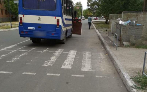В Авдеевке женщина выпала из автобуса. Случай расследует полиция