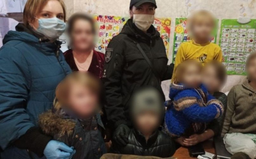 В Авдеевке во время карантина правоохранители проводят разъяснительные беседы с семьями, которые оказались в сложных жизненных обстоятел