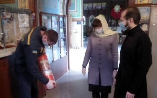 Рятувальники Авдіївки провели профілактичні бесіди серед представників релігійних громад