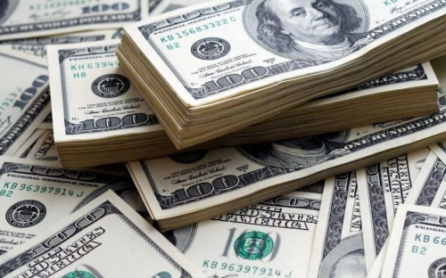 Тимчасово зменшено ліміт на зняття за кордоном готівки з гривневих рахунків