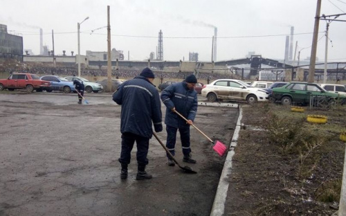 Авдеевские спасатели наводят чистоту (ФОТО)