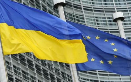 Єврокомісія рекомендувала визнати Україну кандидатом на вступ до ЄС