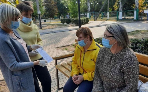Работники терцентра напомнили авдеевцам противоэпидемические правила