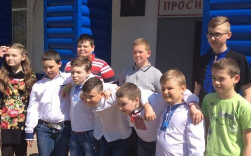 Как выживает стойкая школа прифронтовой Авдеевки