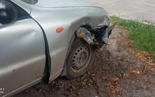 Автівка авдіївських комунальників потрапила під обстріл