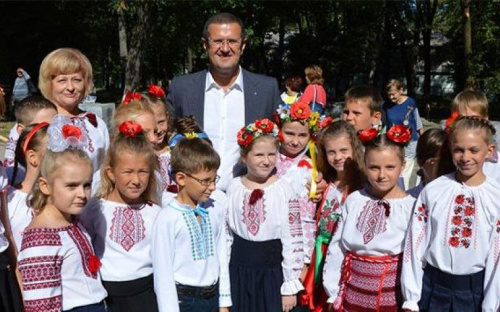 Школьники Авдеевки и Ясиноватского района получат стипендии от нардепа Мусы Магомедова