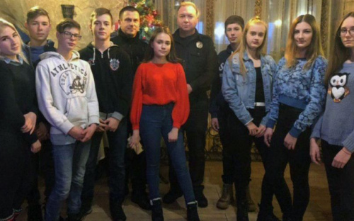Полицейские Авдеевки встретились за чашкой чая с будущими правоохранителями (ФОТО)