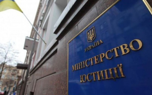 На жилье должников за коммуналку будут накладывать арест